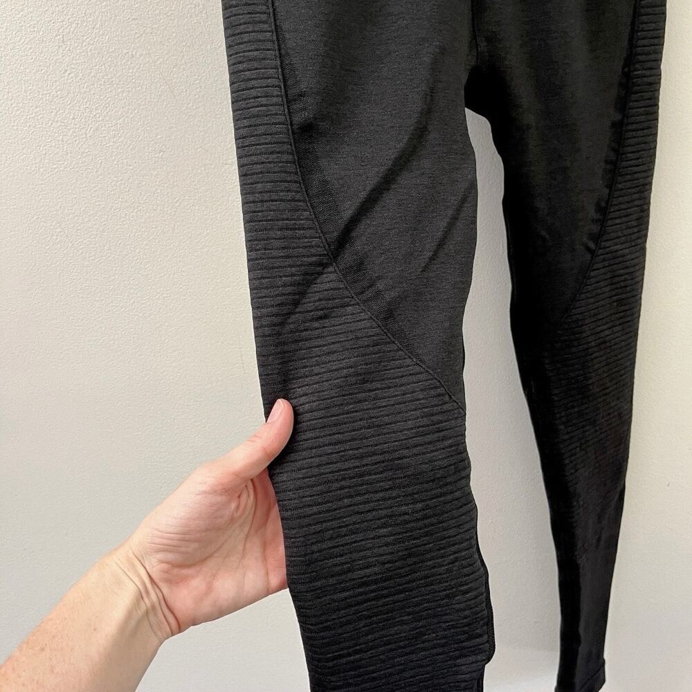 ACTA Women's Leggings Size S Seamless High Rise Black Ribbed Knit 7/8 Cropped - Picture 7 of 10